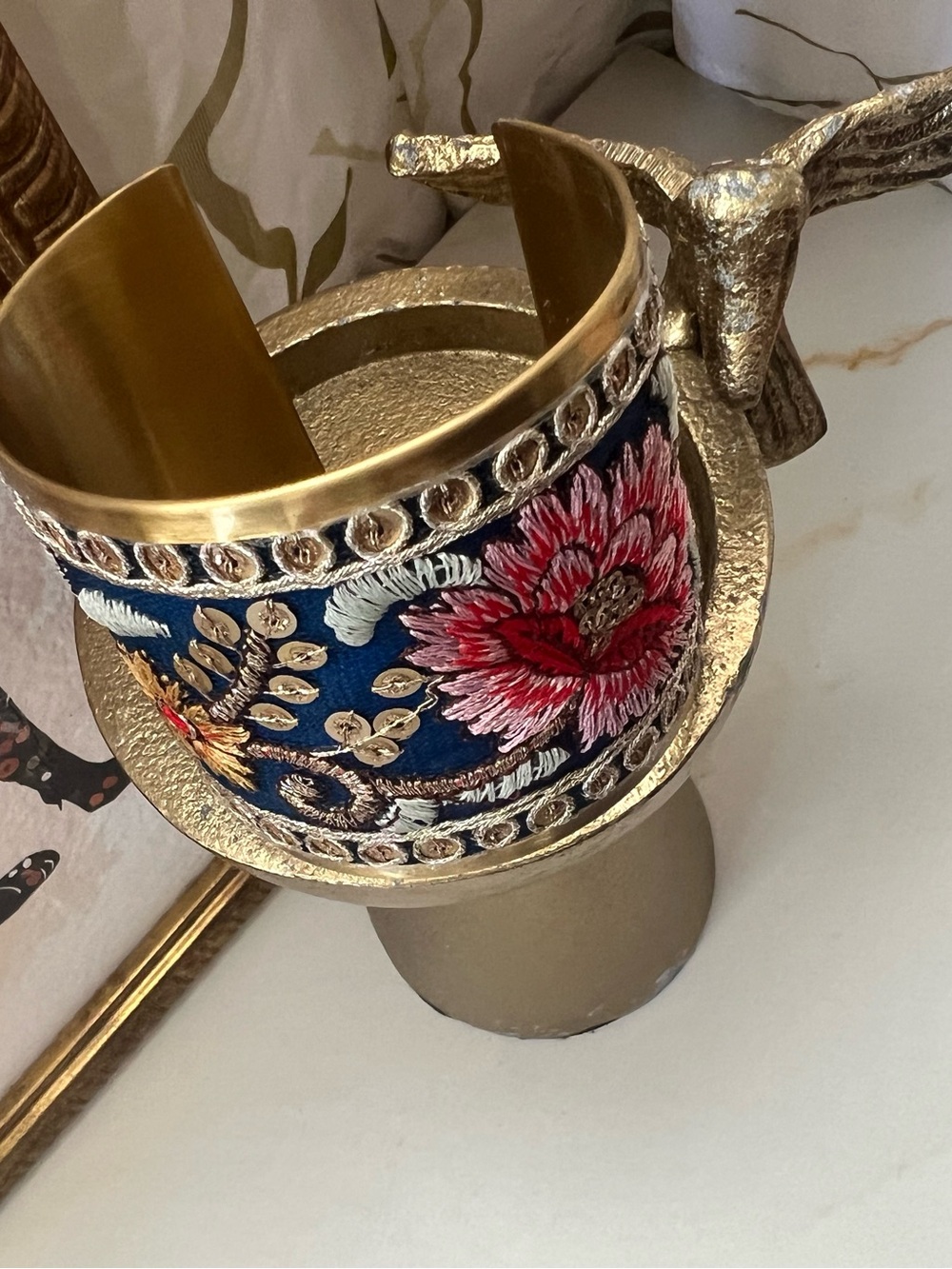 Embroidered Floral cuff - Blue and Pink - Picture 2 of 4